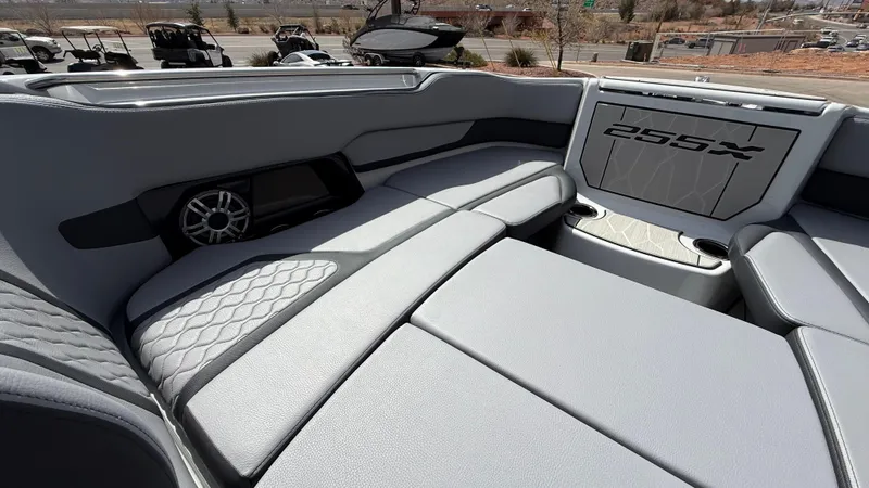 Slide: The Image of Yamaha 255XD 2025 - 79