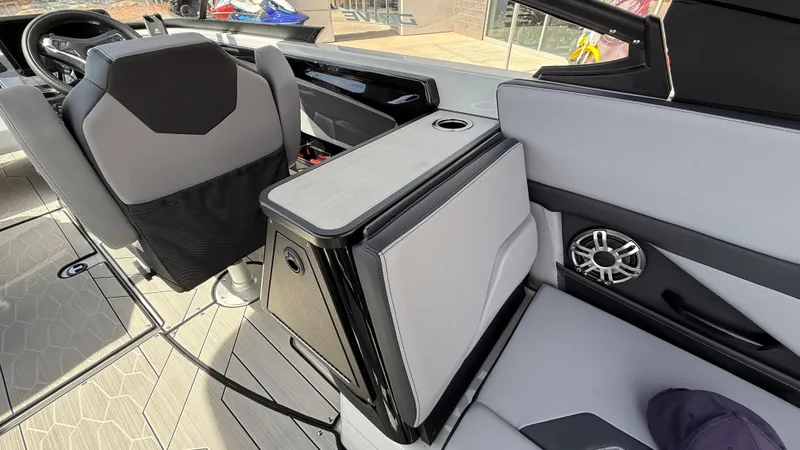 Slide: The Image of Yamaha 255XD 2025 - 80