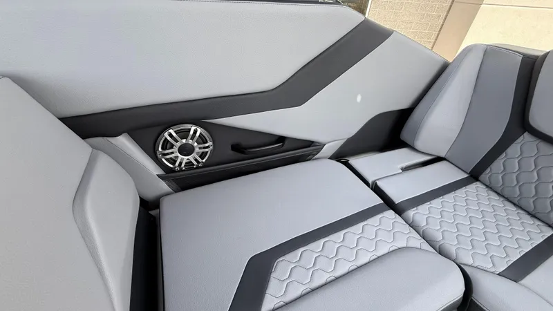 Slide: The Image of Yamaha 255XD 2025 - 85