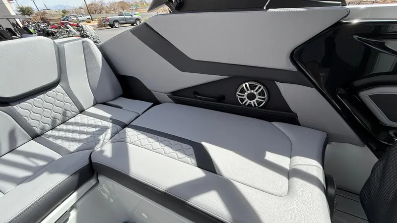 Slide: The Image of Yamaha 255XD 2025 - 86