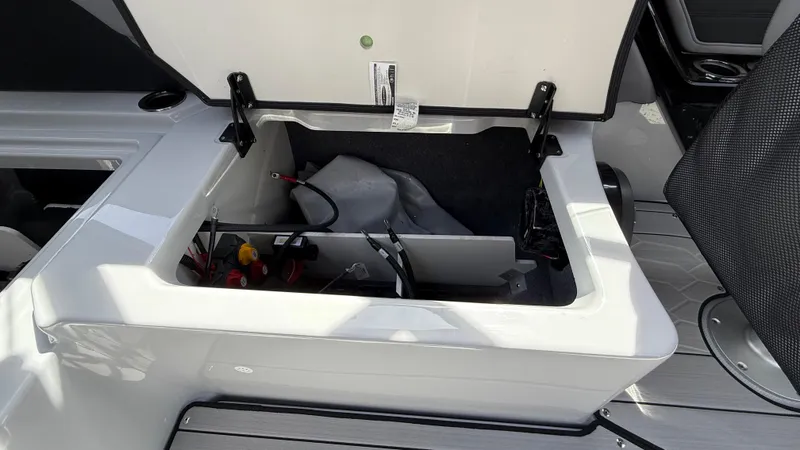 Slide: The Image of Yamaha 255XD 2025 - 90