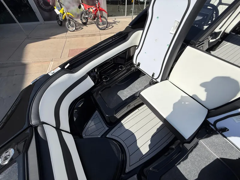 Slide: The Image of Yamaha 275SD 2025 - 105