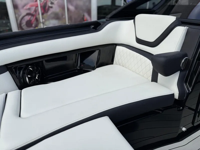 Slide: The Image of Yamaha 275SD 2025 - 112