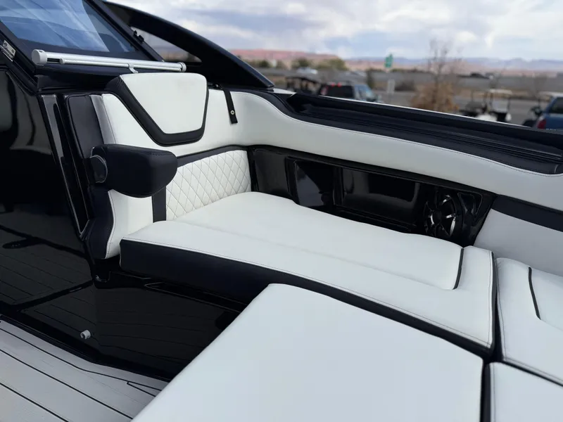 Slide: The Image of Yamaha 275SD 2025 - 113