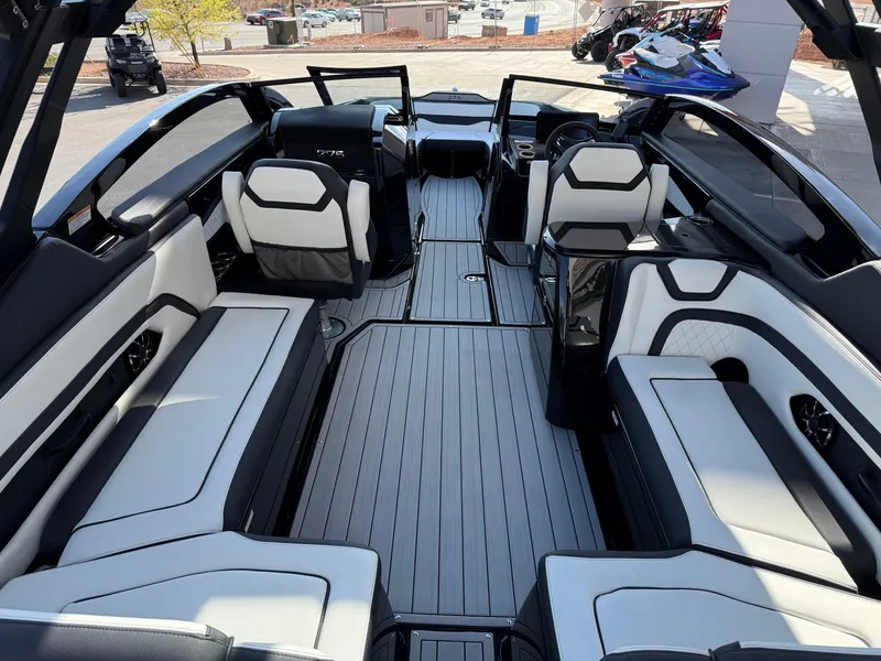 Slide: The Image of Yamaha 275SD 2025 - 120