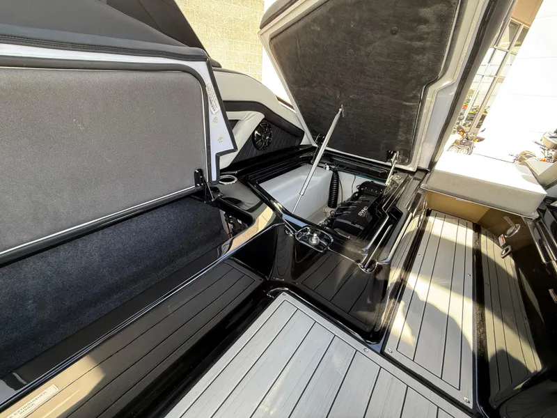 Slide: The Image of Yamaha 275SD 2025 - 90