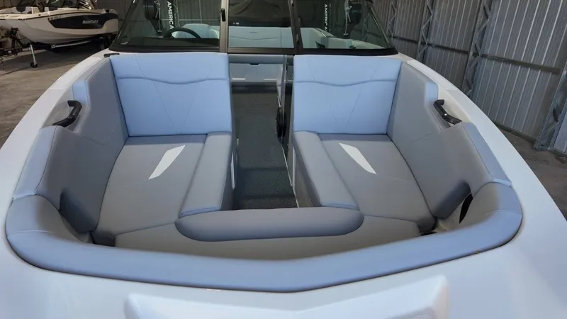 Slide: The Image of MasterCraft NXT24 2025 - 33