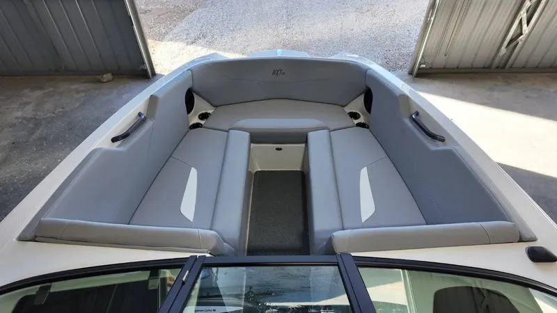 Slide: The Image of MasterCraft NXT24 2025 - 35