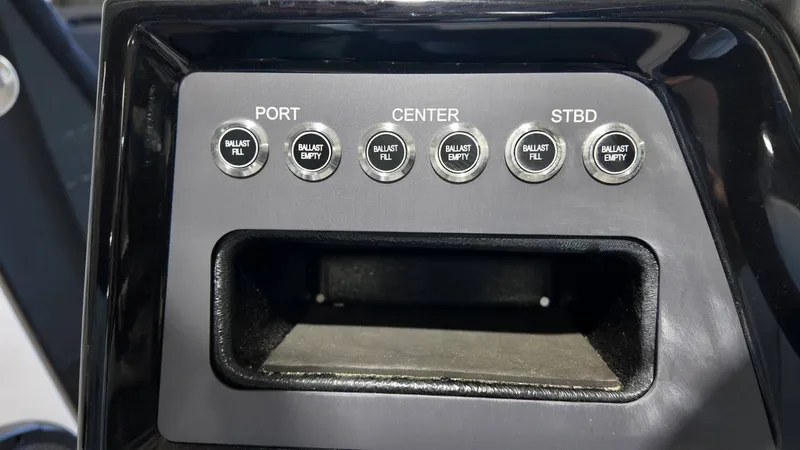 Slide: The Image of MasterCraft NXT24 2025 - 49