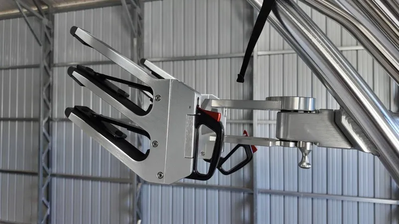 Slide: The Image of MasterCraft NXT24 2025 - 77