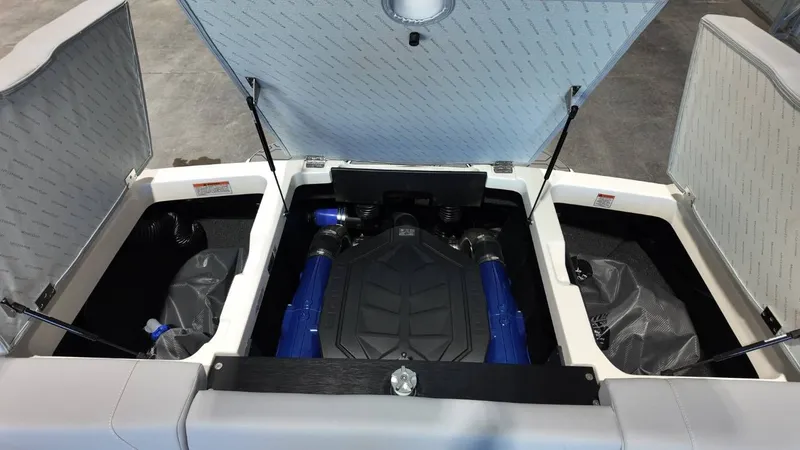 Slide: The Image of MasterCraft NXT24 2025 - 81