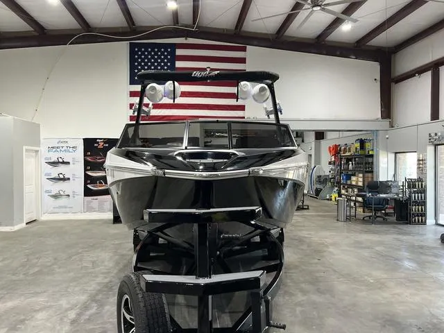 Slide: The Image of Tigé Z3 2021 - 6