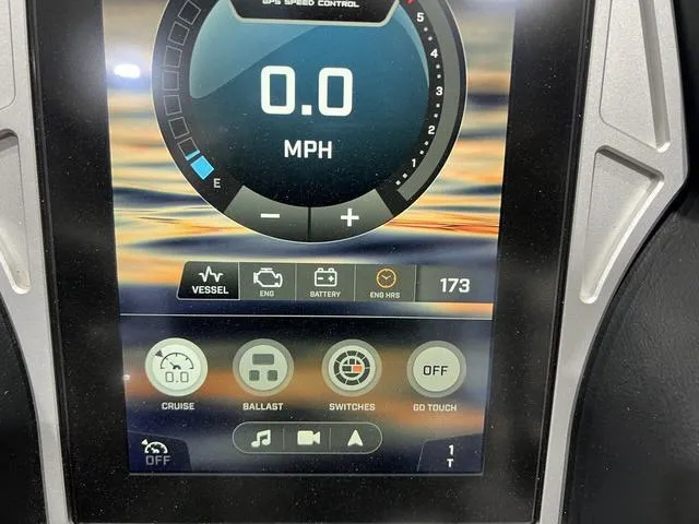 Slide: The Image of Tigé 23ZX 2021 - 17