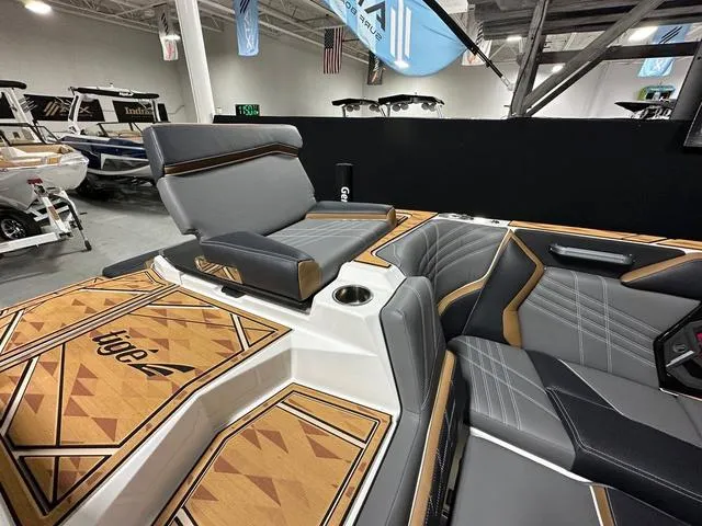 Slide: The Image of Tigé 25ZX 2025 - 10