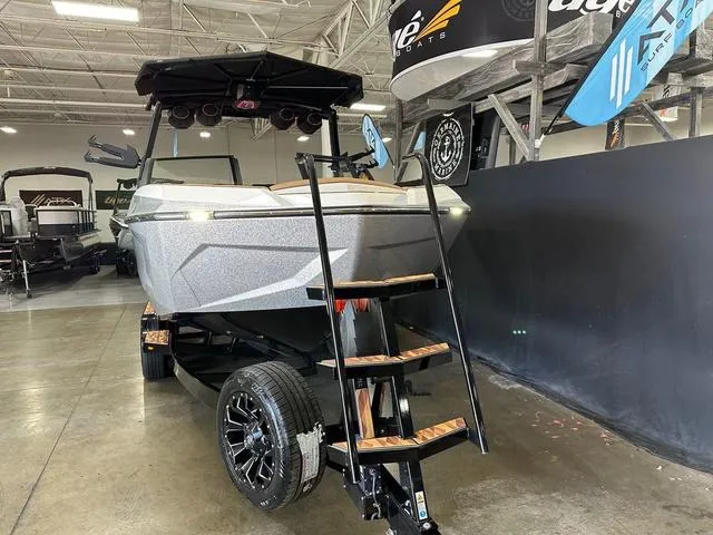 Slide: The Image of Tigé 25ZX 2025 - 3