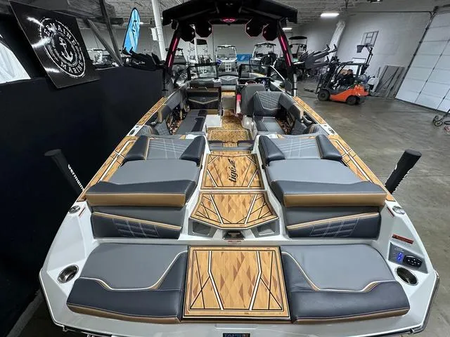 Slide: The Image of Tigé 25ZX 2025 - 8