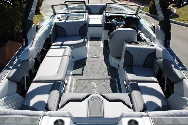 Slide: The Image of Tigé 24RZX 2024 - 11