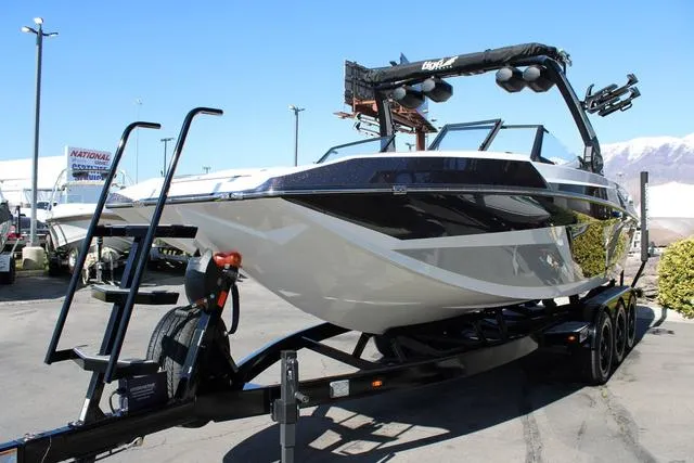 Slide: The Image of Tigé 24RZX 2024 - 3