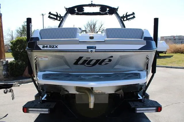 Slide: The Image of Tigé 24RZX 2024 - 6