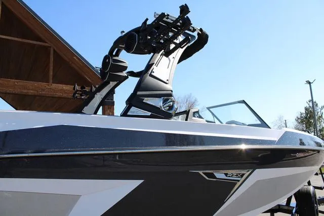 Slide: The Image of Tigé 24RZX 2024 - 9