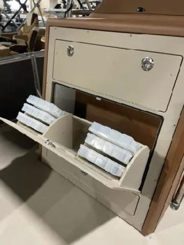 Slide: The Image of Avalon Geo Fish 2585 CRF 2025 - 12