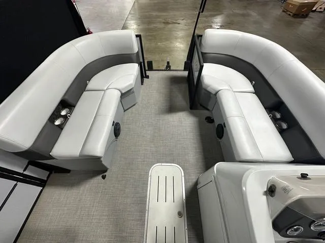 Slide: The Image of Bentley Pontoons Fish N Cruise 223 (Sport3) 2023 - 10