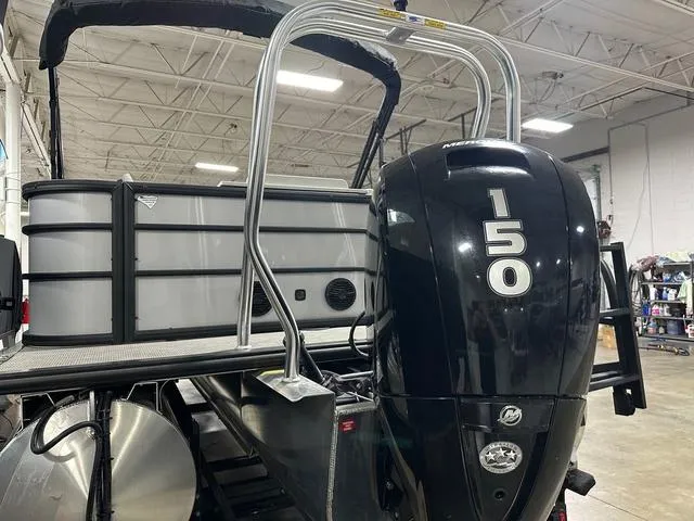 Slide: The Image of Bentley Pontoons Fish N Cruise 223 (Sport3) 2023 - 5