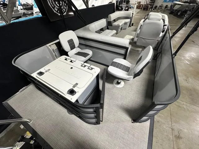 Slide: The Image of Bentley Pontoons Fish N Cruise 223 (Sport3) 2023 - 6