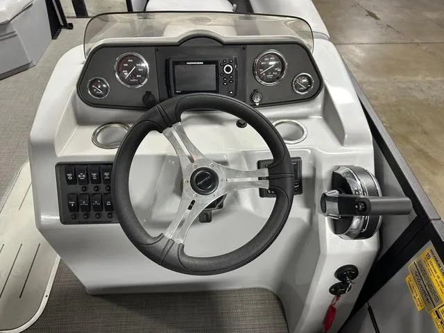 Slide: The Image of Bentley Pontoons Fish N Cruise 223 (Sport3) 2023 - 9