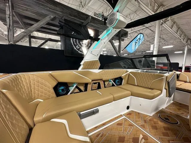 Slide: The Image of Tigé 22RZX 2025 - 11