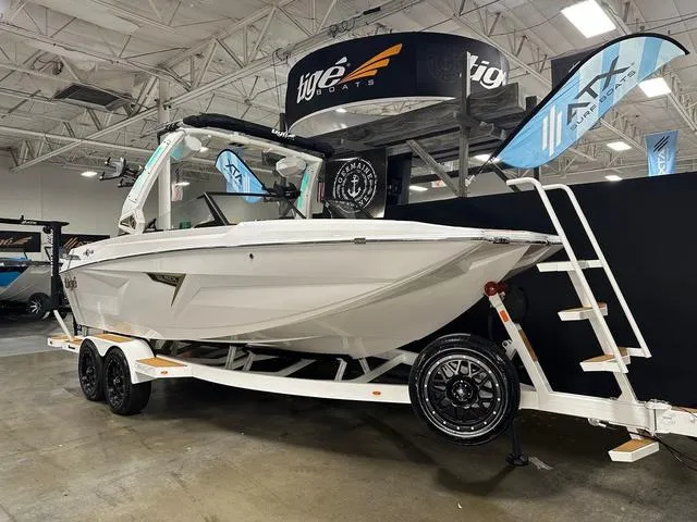 Slide: The Image of Tigé 22RZX 2025 - 2