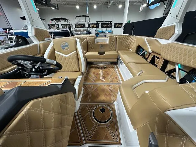 Slide: The Image of Tigé 22RZX 2025 - 20