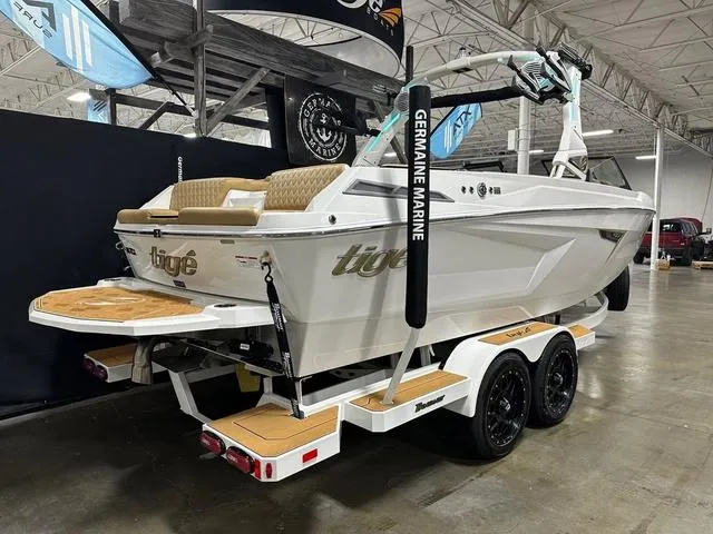 Slide: The Image of Tigé 22RZX 2025 - 4