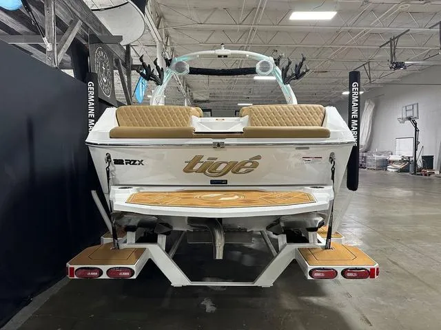 Slide: The Image of Tigé 22RZX 2025 - 5