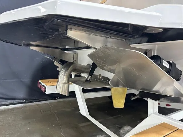 Slide: The Image of Tigé 22RZX 2025 - 6