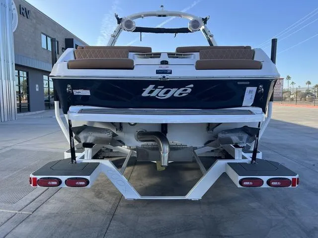 Slide: The Image of 2025 Tigé Z3 boat rear view, showcasing sleek design and modern features. - 7