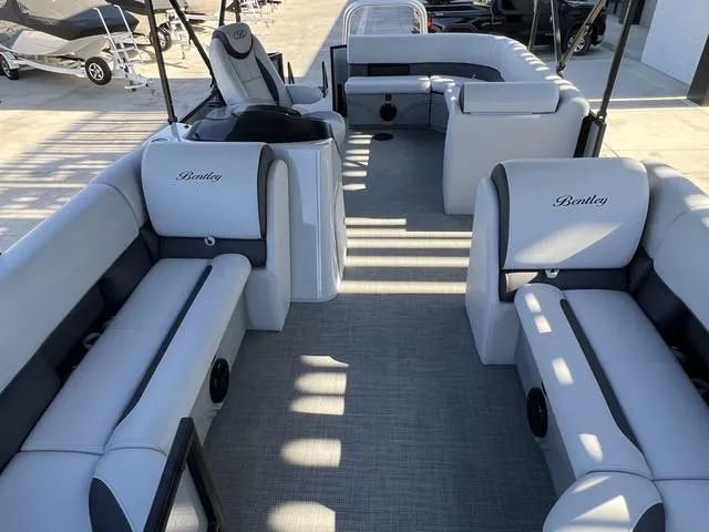 Slide: The Image of Bentley Pontoons Legacy 220 Cruise XL 2024 - 9