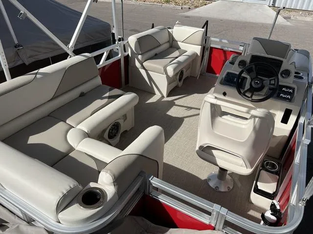 Slide: The Image of Tahoe Sport Cruise 15 FT 2023 - 6