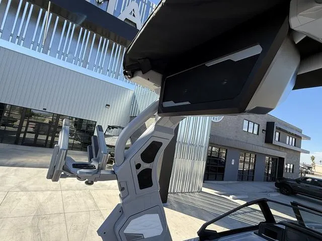 Slide: The Image of Supra SA 575 2025 - 16