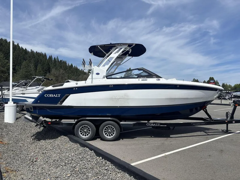 Slide: The Image of Cobalt R6 Surf 2025 - 1