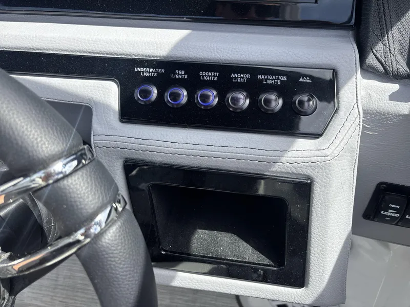 Slide: The Image of Cobalt R6 Surf 2025 - 16