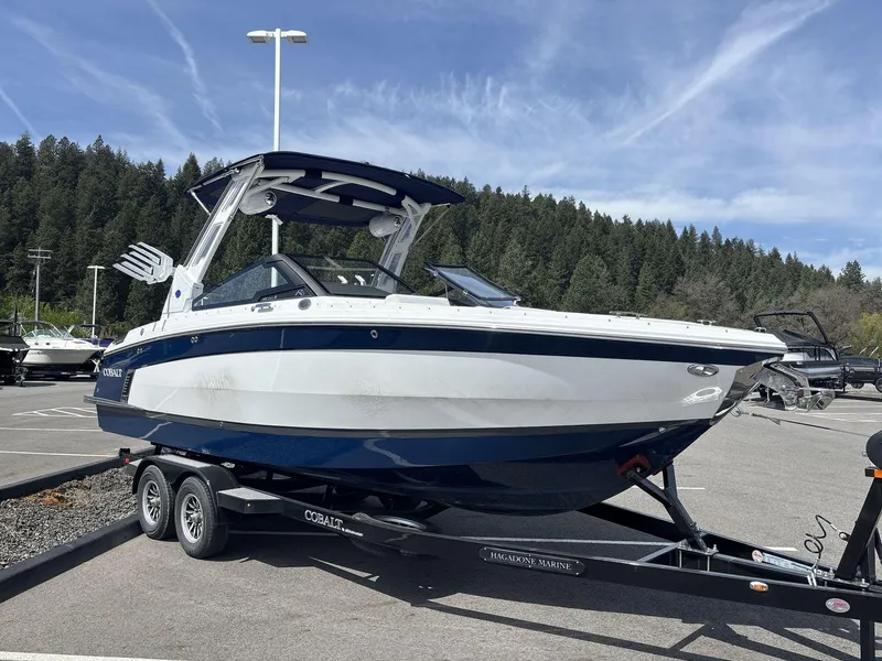 Slide: The Image of Cobalt R6 Surf 2025 - 2