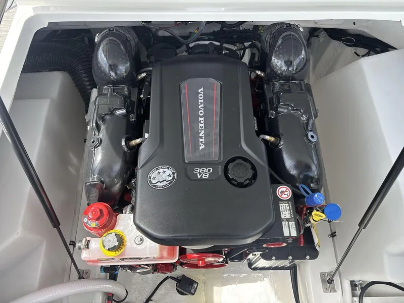 Slide: The Image of Cobalt R6 Surf 2025 - 22