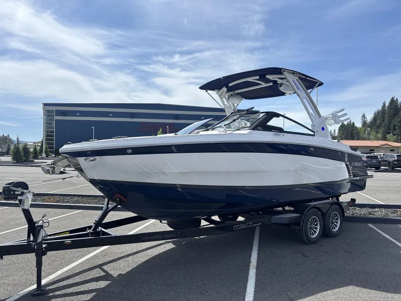 Slide: The Image of Cobalt R6 Surf 2025 - 3