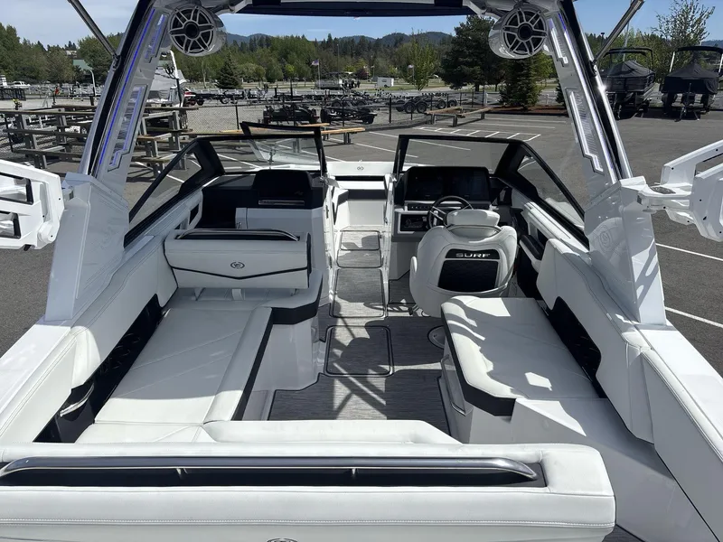 Slide: The Image of Cobalt R6 Surf 2025 - 6