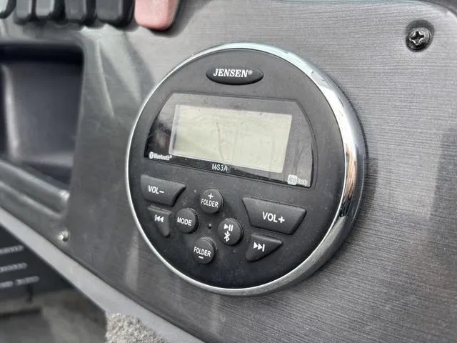 Slide: The Image of Jensen MS3A stereo system on 2015 Lund Impact 1875 SS boat dashboard. - 8