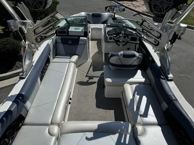 Slide: The Image of MasterCraft X46 2014 - 5