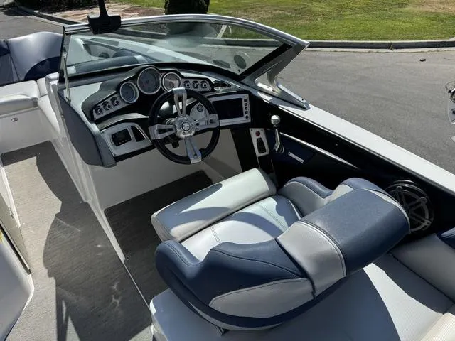 Slide: The Image of MasterCraft X46 2014 - 6