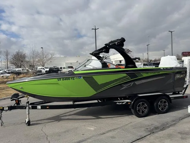 Slide: The Image of Tigé Z1 2015 - 8