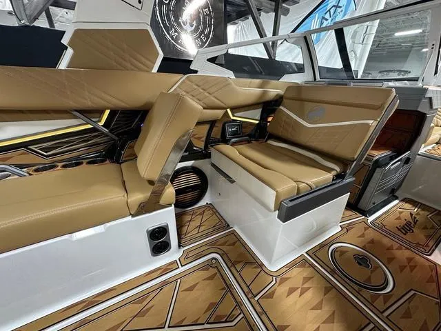 Slide: The Image of Tigé 25ZX 2025 - 11